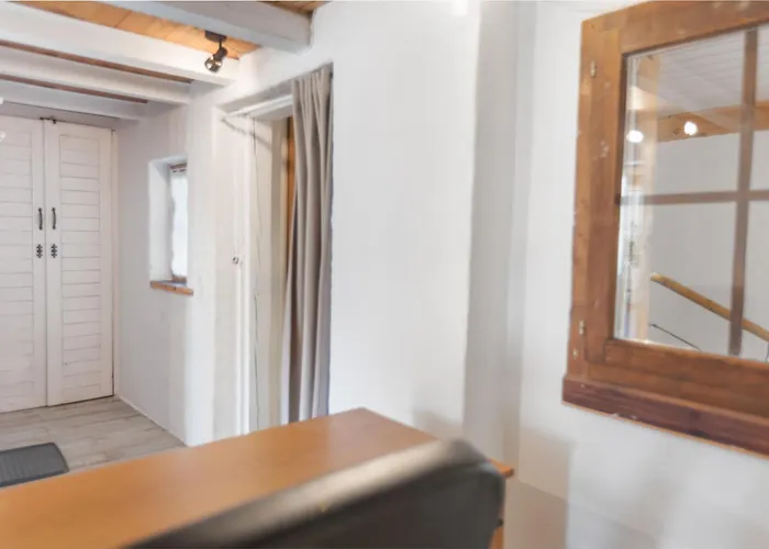 Historic Charming House 10 Min From Шале