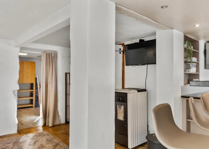 Historic Charming House 10 Min From *