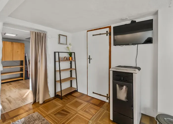 シャレー Historic Charming House 10 Min From