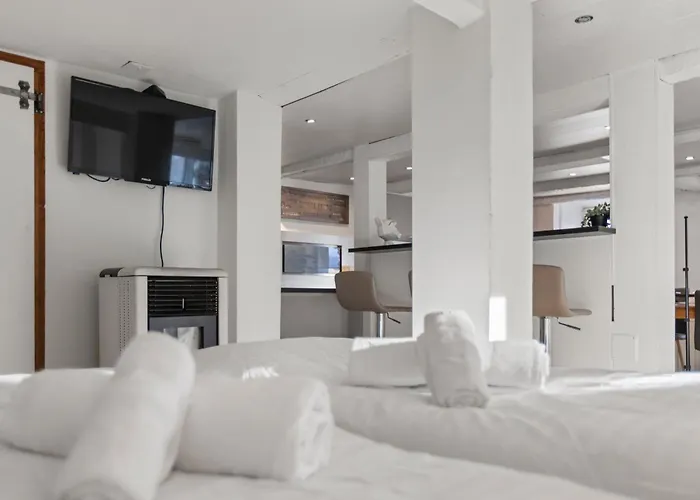 Historic Charming House 10 Min From * クラン