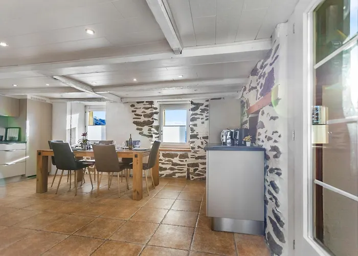 Historic Charming House 10 Min From シャレー クラン